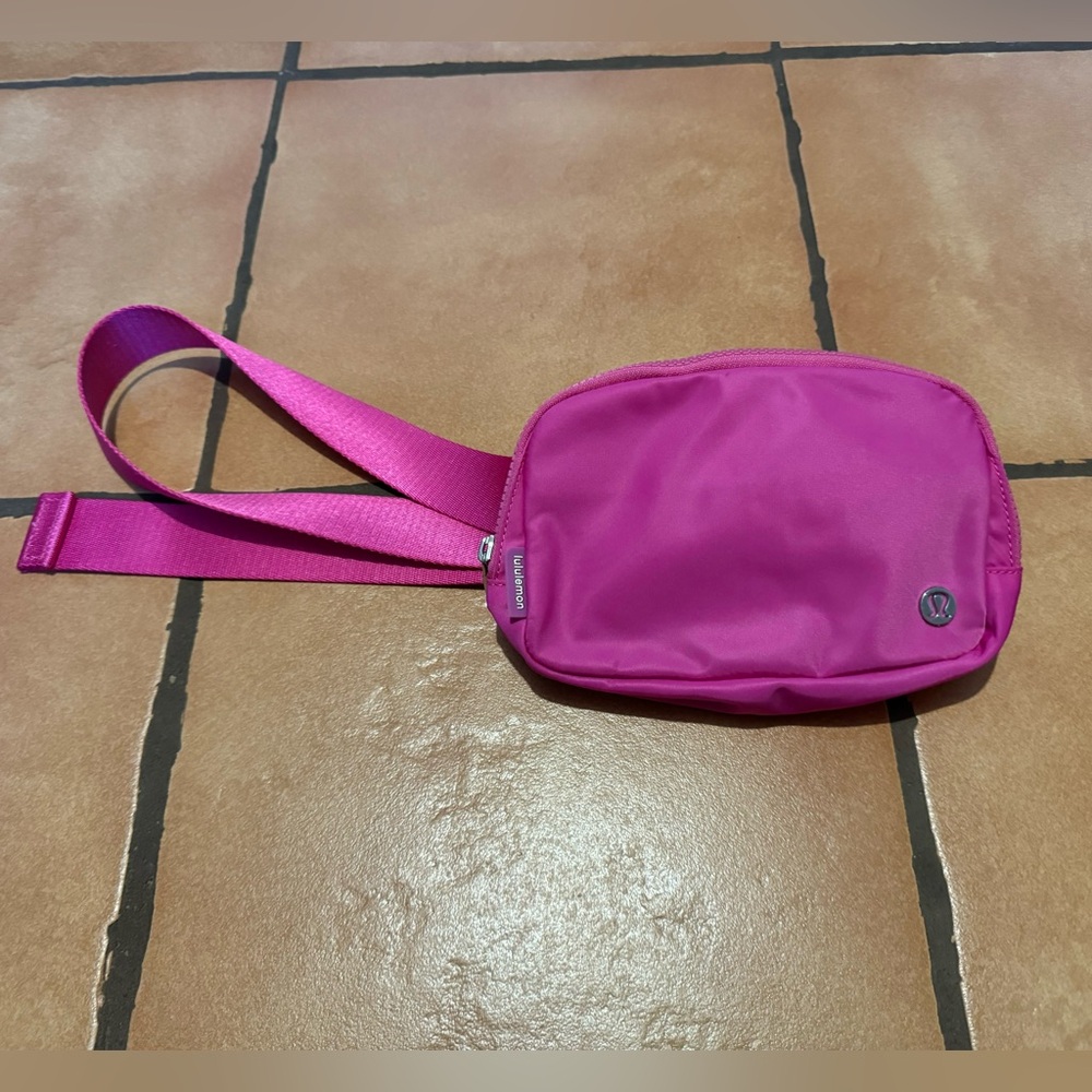 Lululemon belt bag